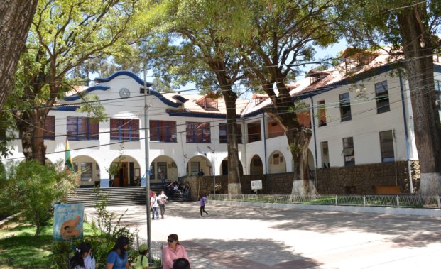 Vista frontal de secundaria